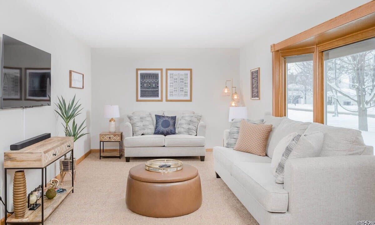 Photo of Livingroom in Whiting