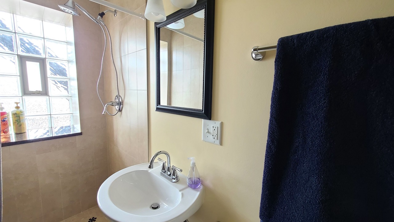 Photo of Bathroom in Rogers Park