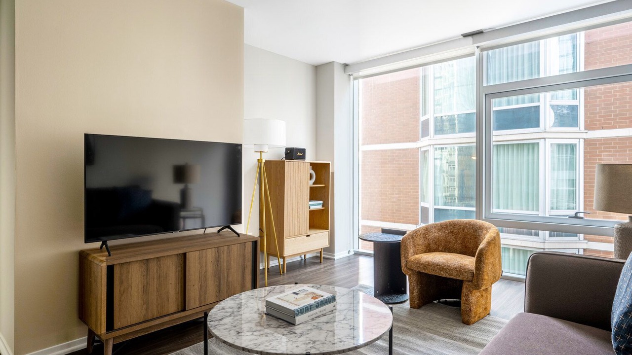 Photo of Livingroom in Streeterville