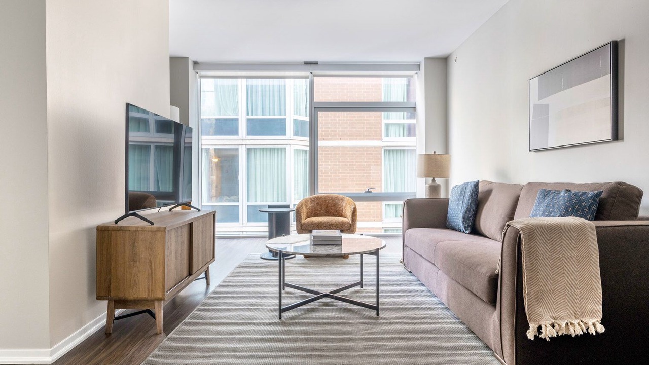 Photo of Livingroom in Streeterville