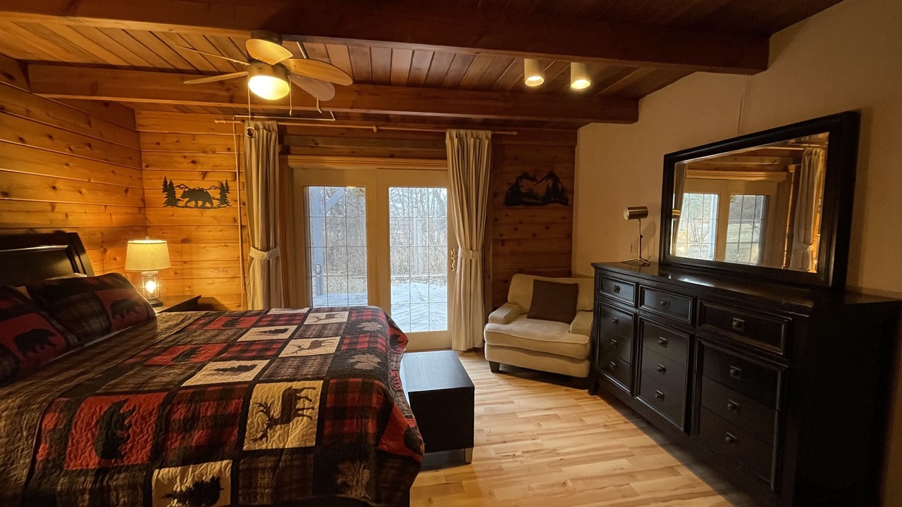 Photo of Bedroom in Holcomb