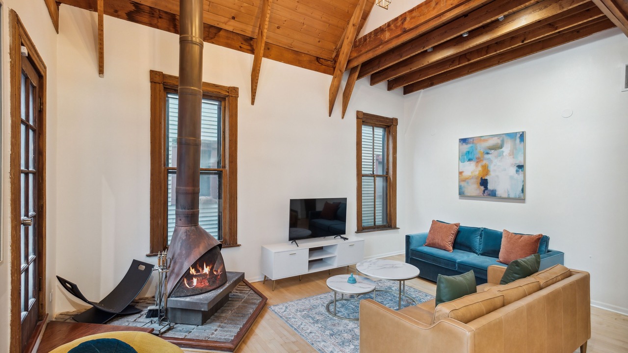 Photo of Livingroom in Lakeview