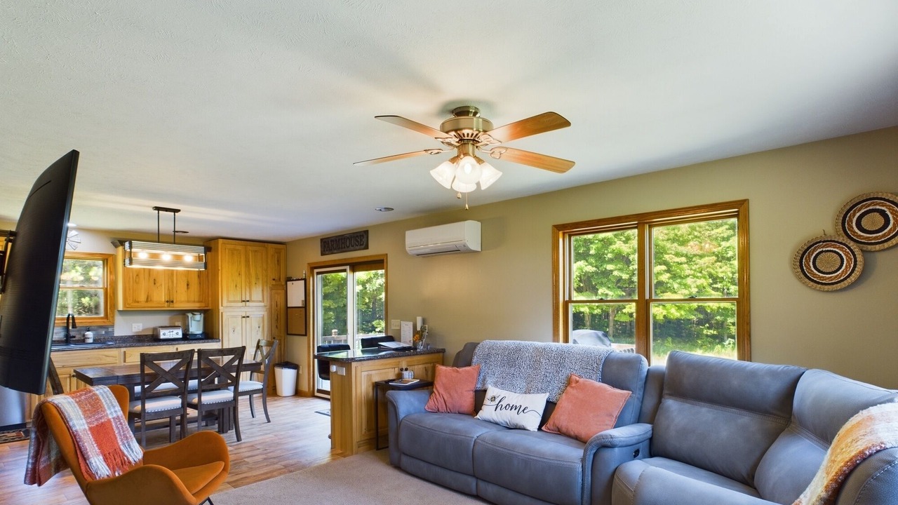 Photo of Livingroom in Munising