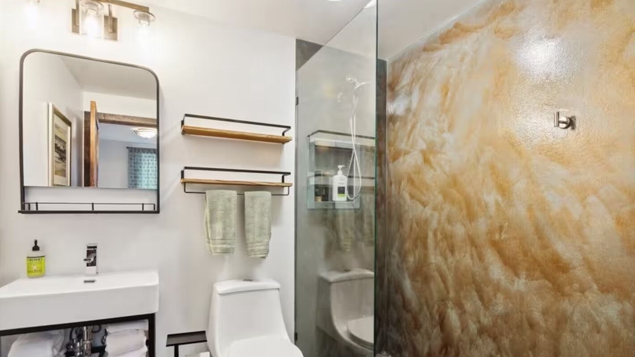 Photo of Bathroom in Miller Beach