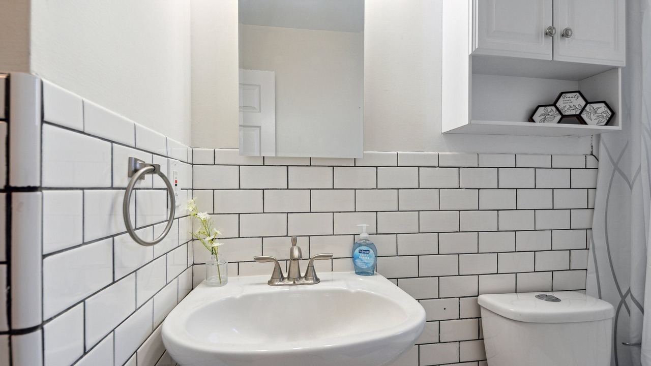Photo of Bathroom in Warren