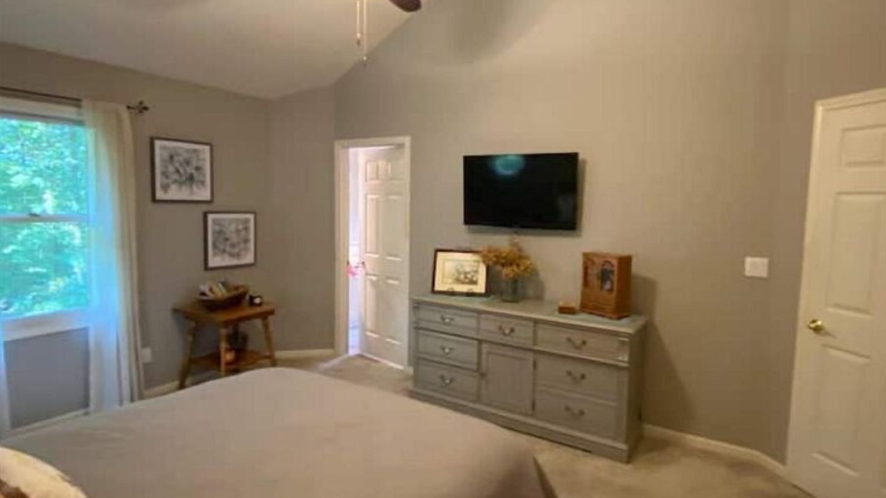 Photo of Bedroom in Niles