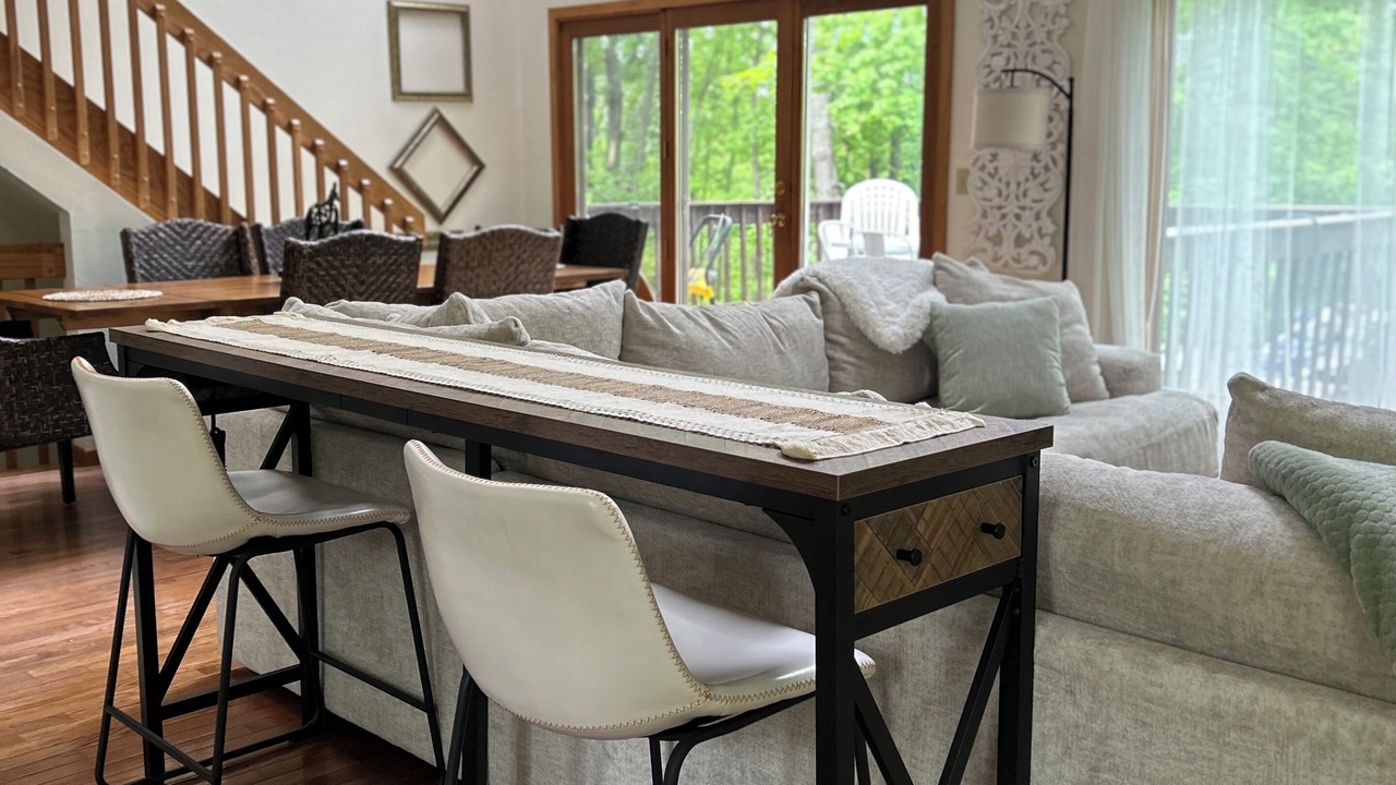 Photo of Livingroom in The Galena Territory