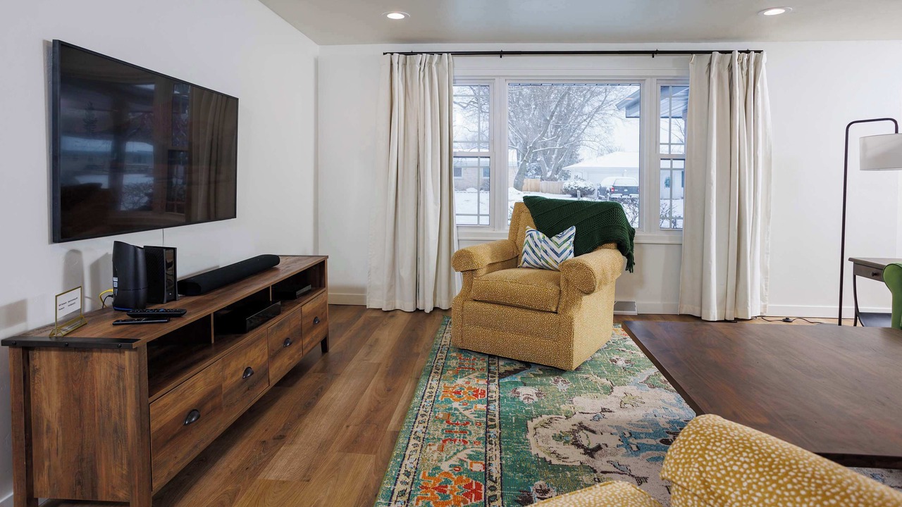Photo of Livingroom in Ashwaubenon