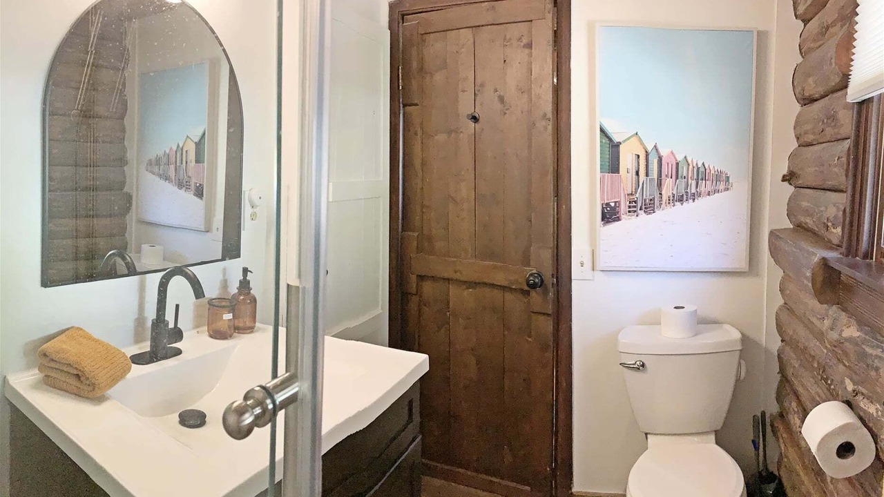 Photo of Bathroom in Glenn