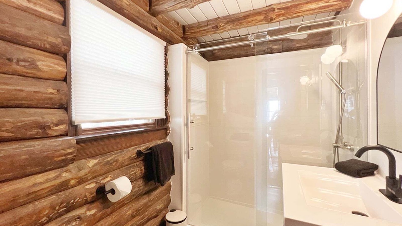 Photo of Bathroom in Glenn