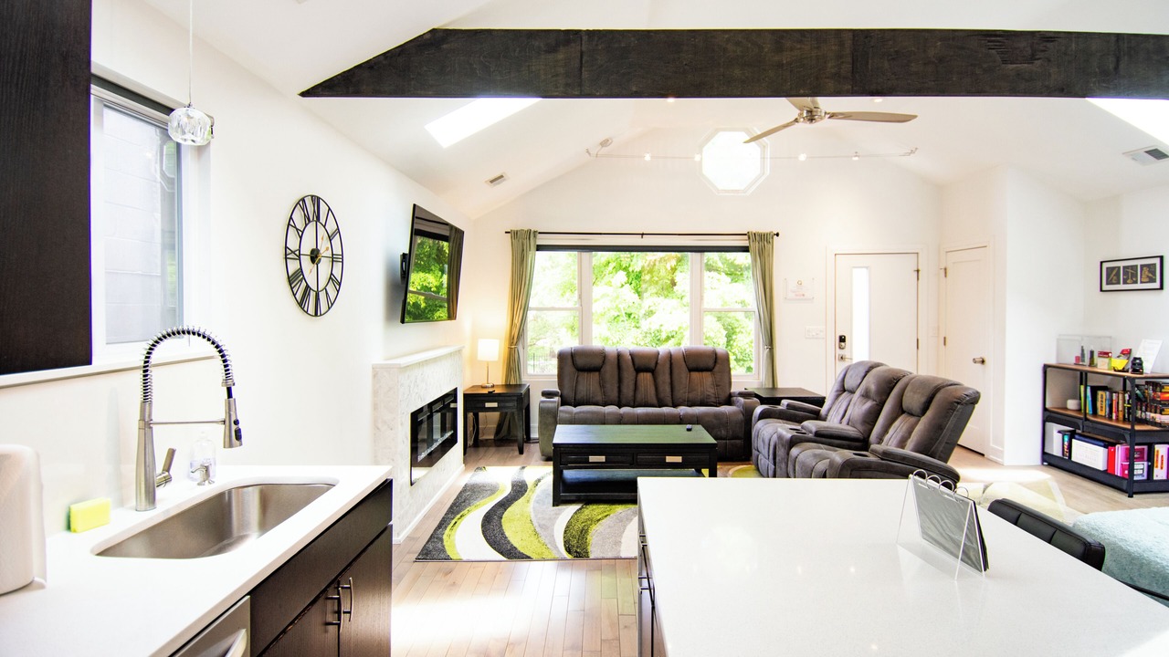 Photo of Livingroom in Pulaski Park