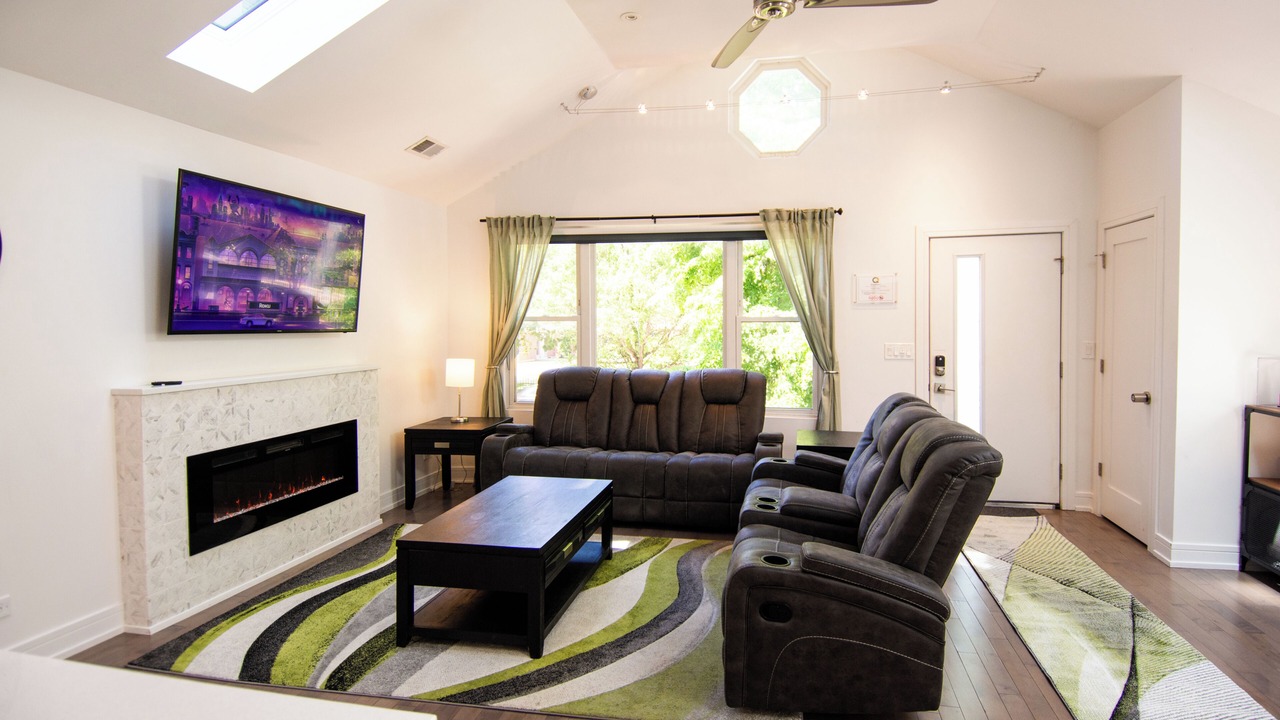 Photo of Livingroom in Pulaski Park