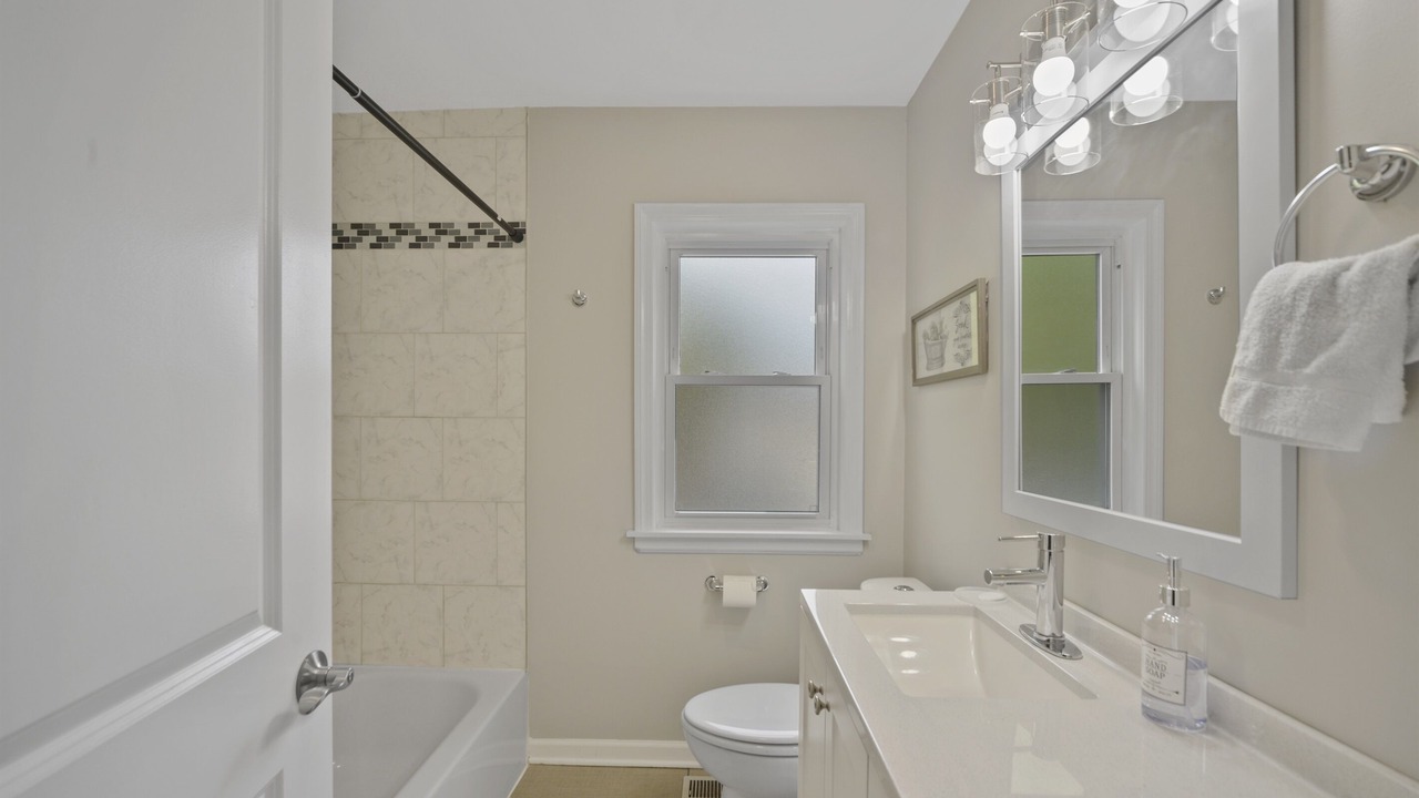 Photo of Bathroom in Cragin