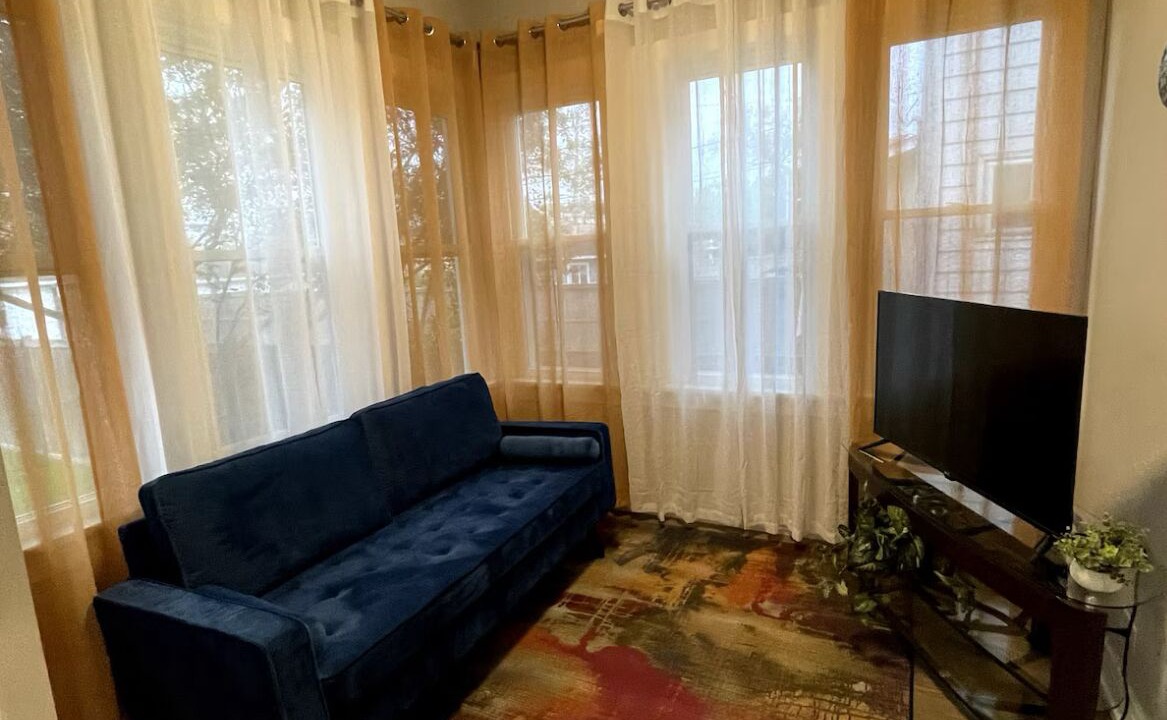 Photo of Livingroom in Oak Park