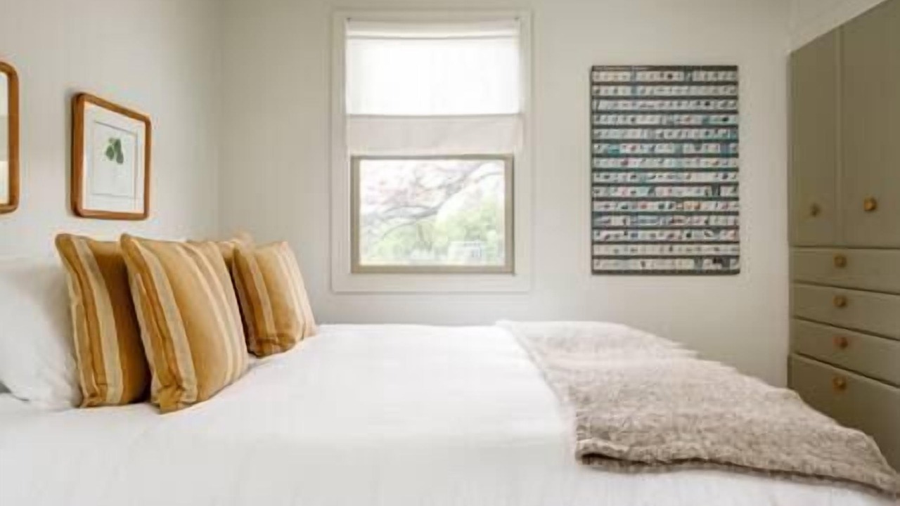 Photo of Bedroom in Northport