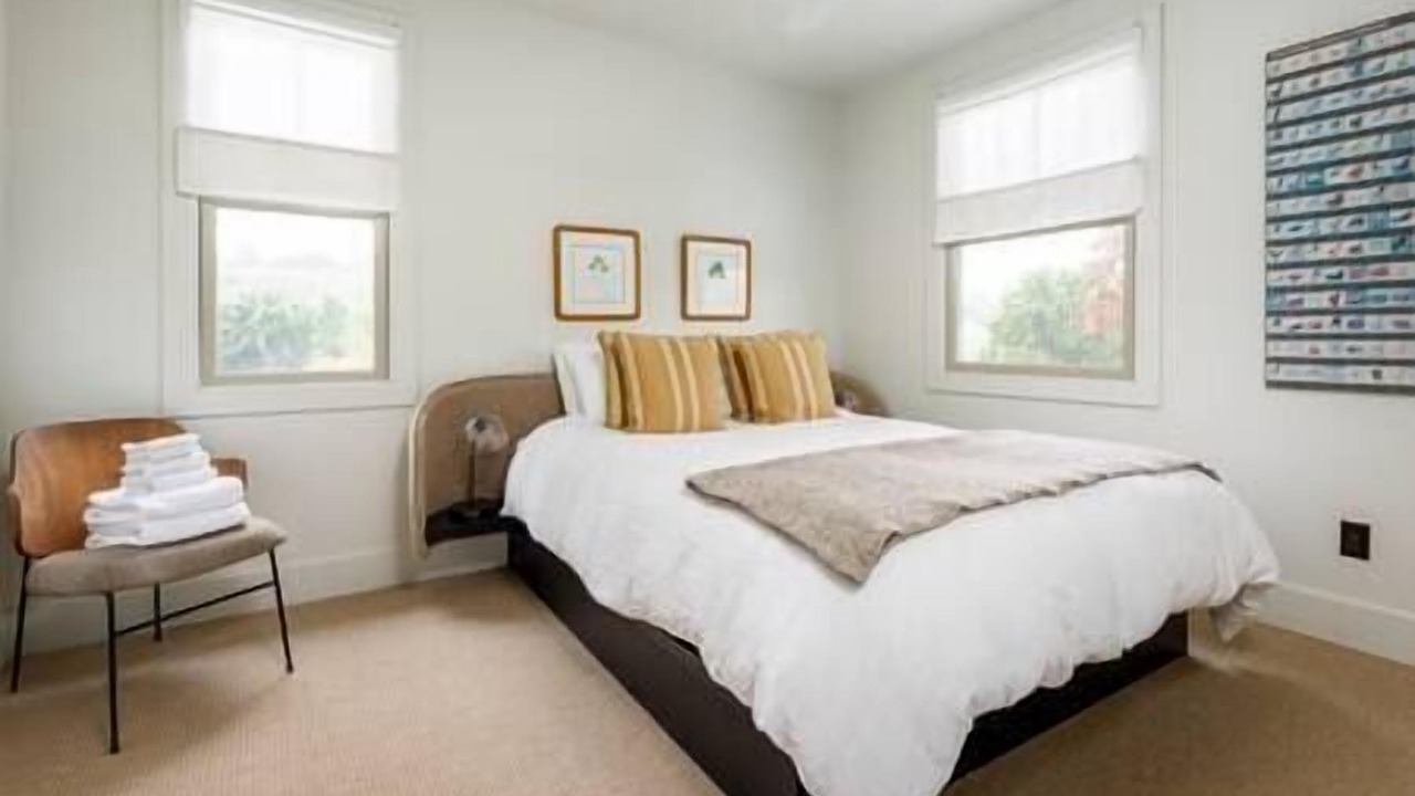 Photo of Bedroom in Northport