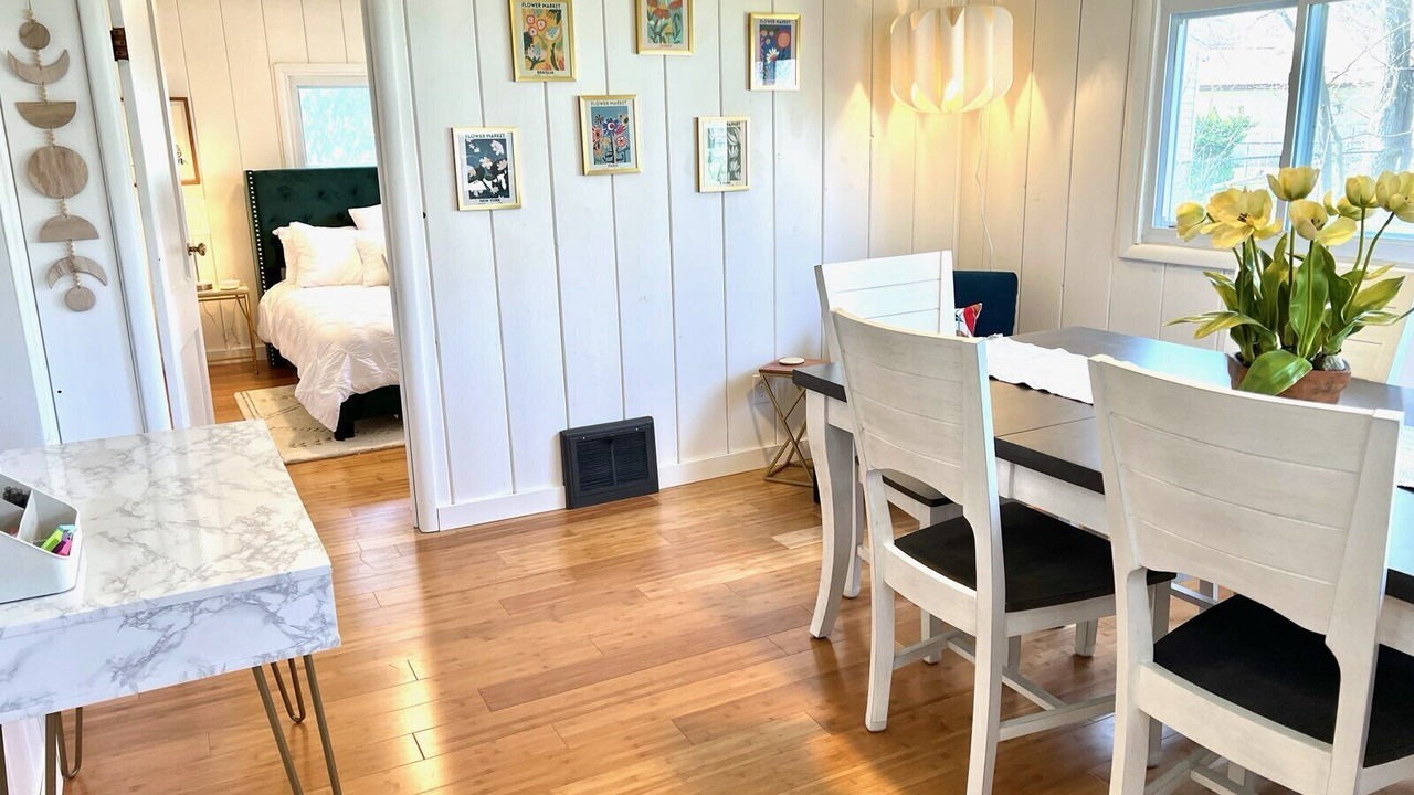 Photo of Bedroom in Lakeside