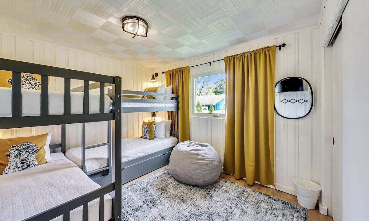 Photo of Bedroom in Lake Geneva
