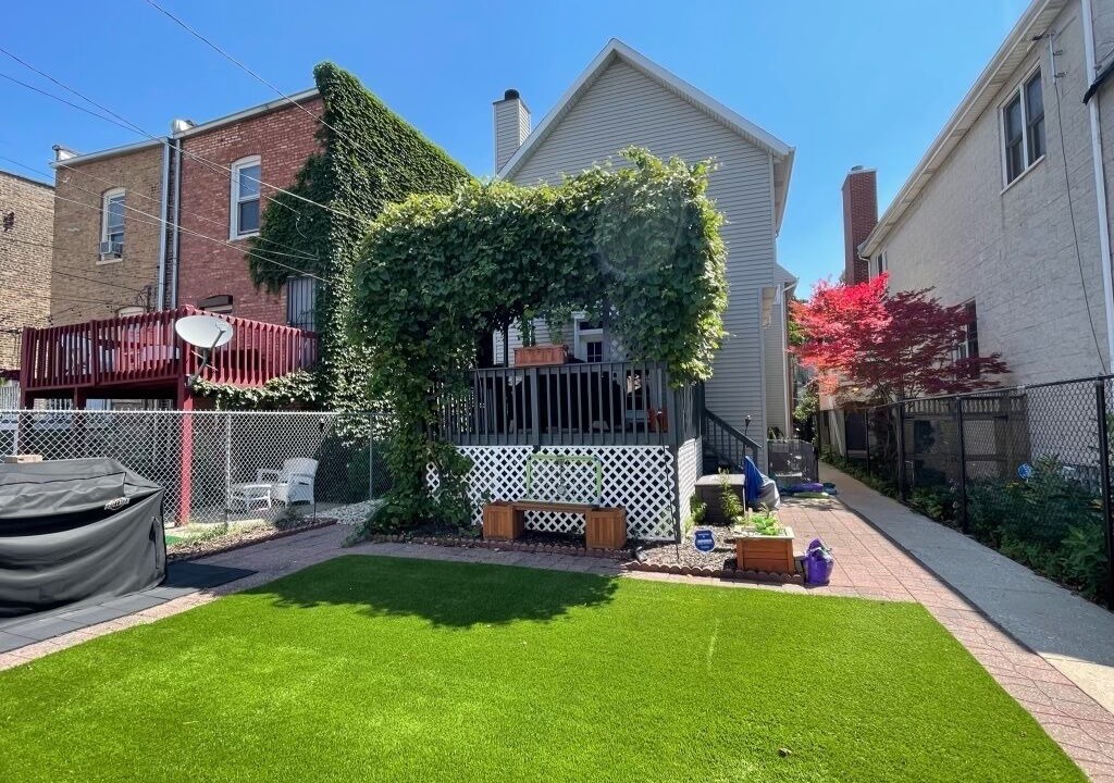 Photo of Outdoor in Lake Meadows