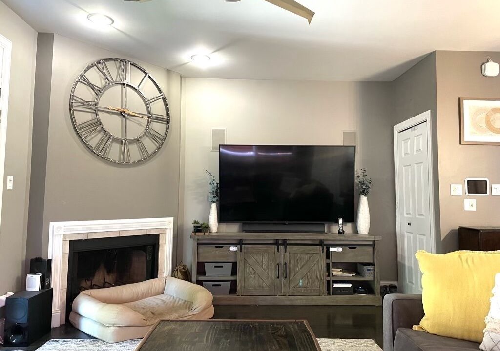 Photo of Livingroom in Lake Meadows