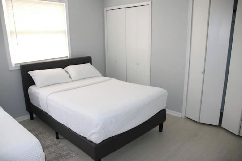 Photo of Bedroom in Harper Woods