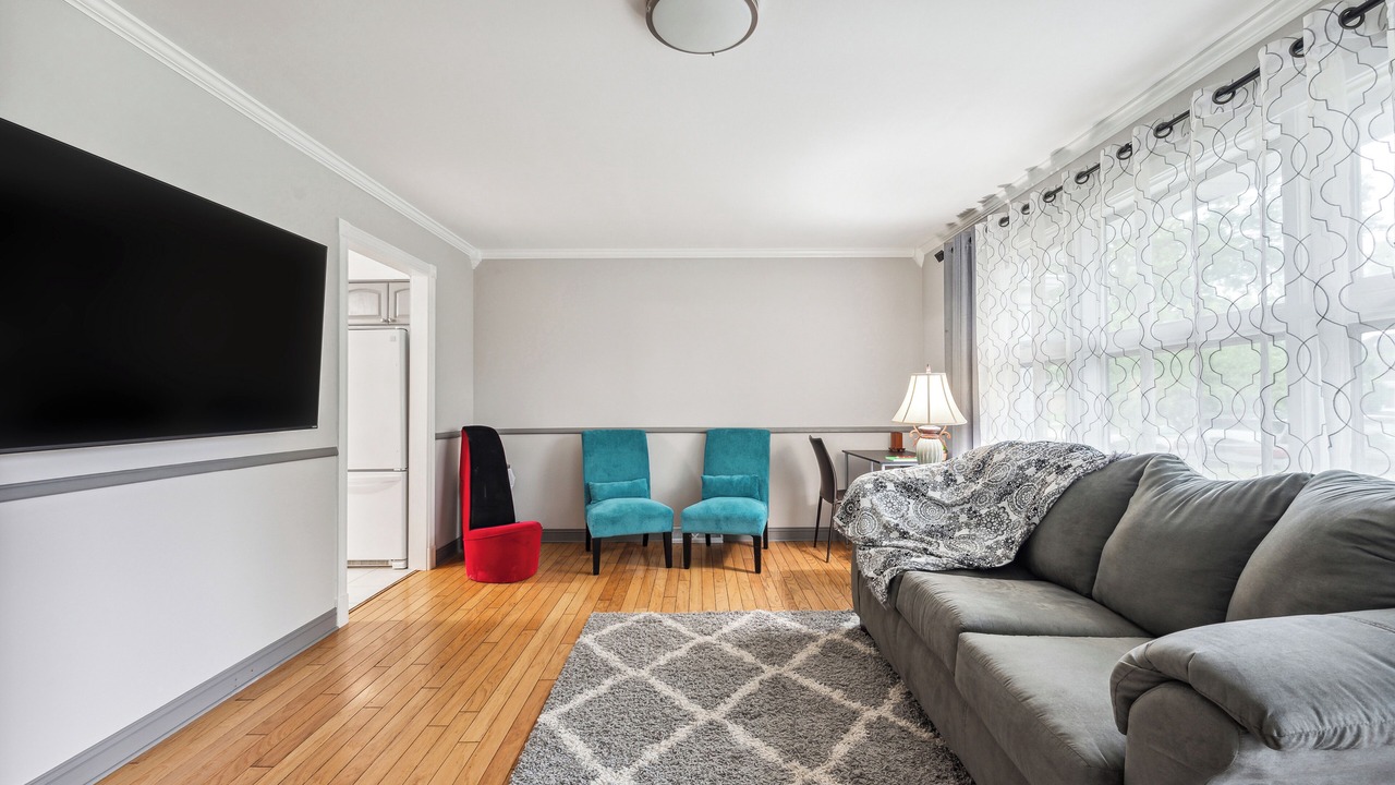 Photo of Livingroom in Elmhurst