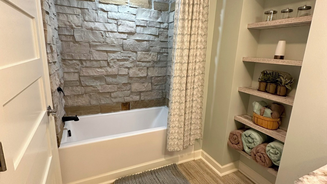 Photo of Bathroom in Glenwood