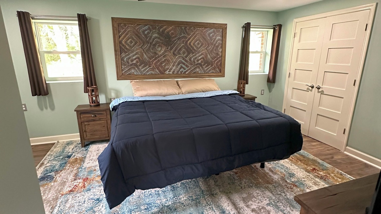 Photo of Bedroom in Glenwood