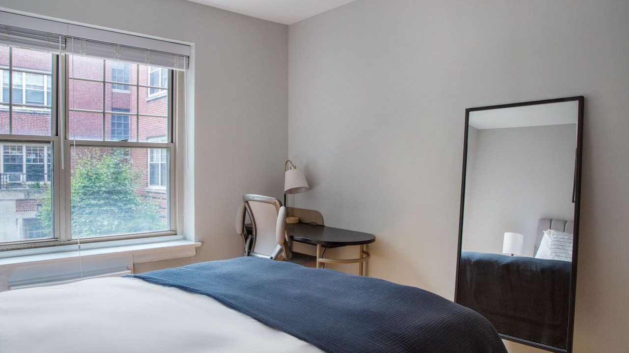 Photo of Bedroom in Evanston