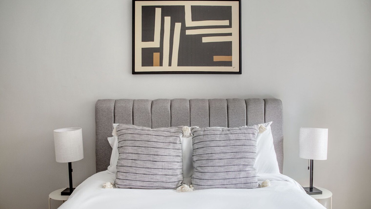 Photo of Bedroom in Evanston