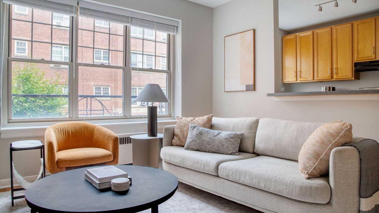 Photo of Livingroom in Evanston