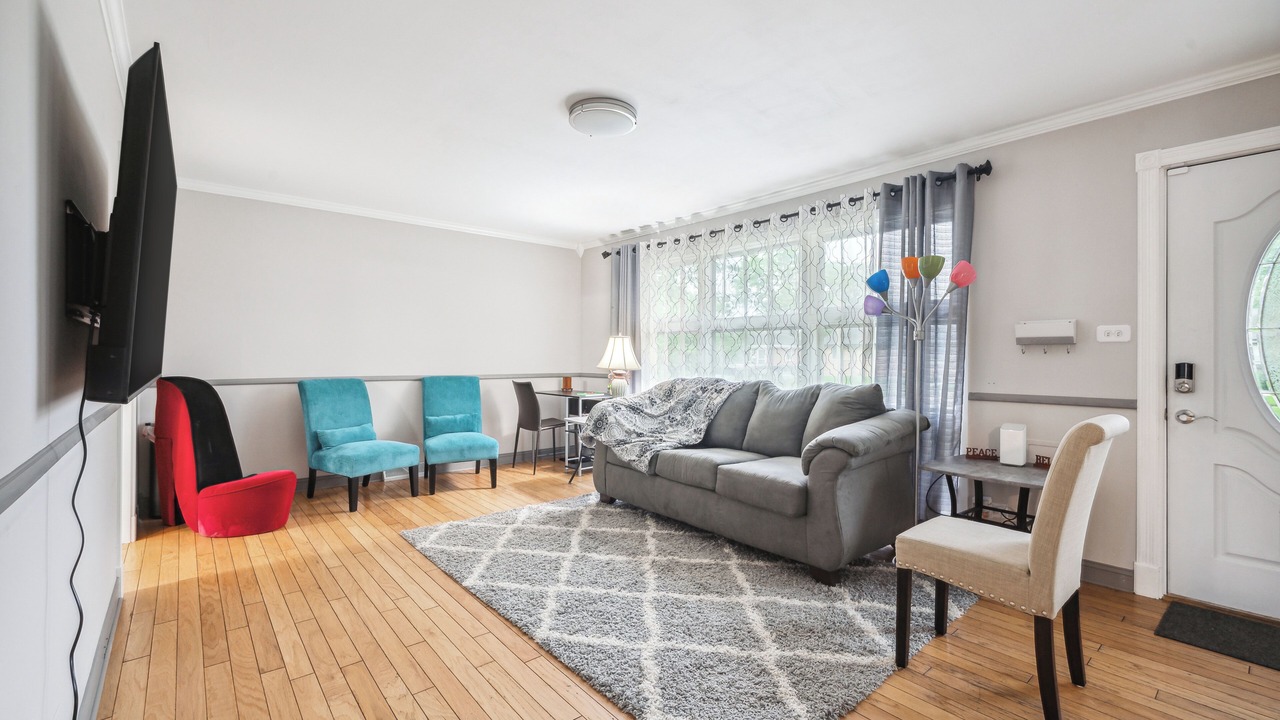 Photo of Livingroom in Elmhurst