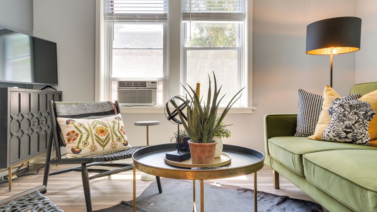 Photo of Livingroom in Lincoln Park