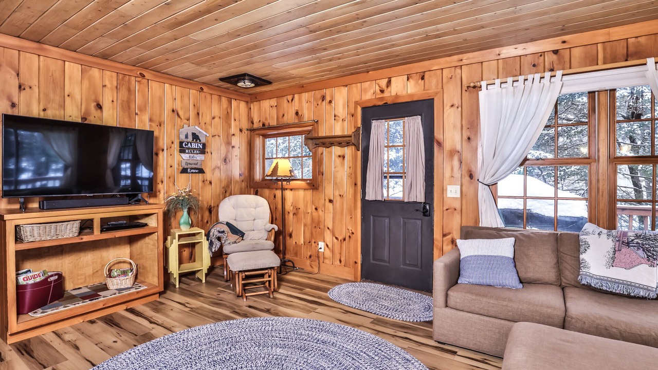 Photo of Livingroom in Eagle River