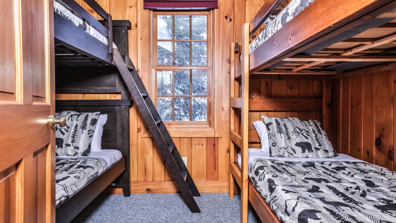 Photo of Bedroom in Eagle River