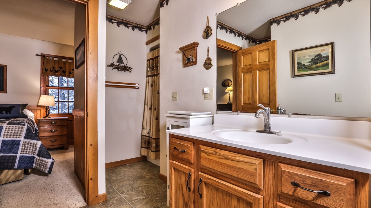 Photo of Bedroom in Eagle River