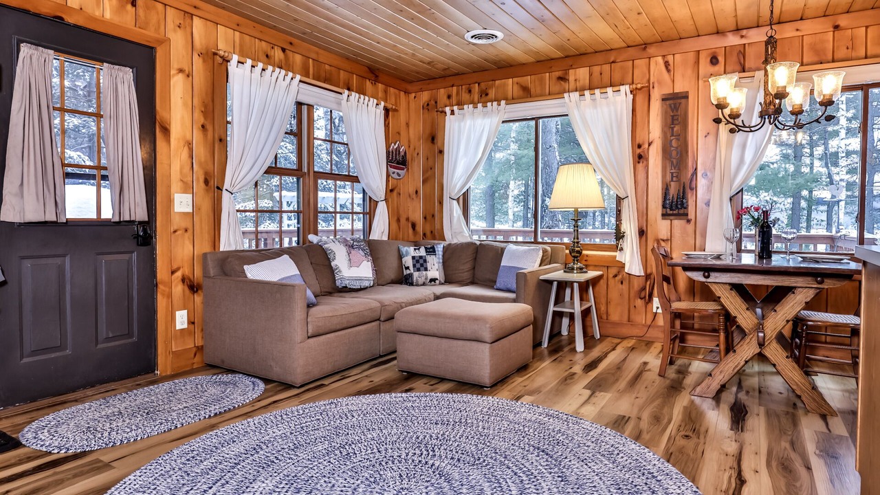 Photo of Livingroom in Eagle River