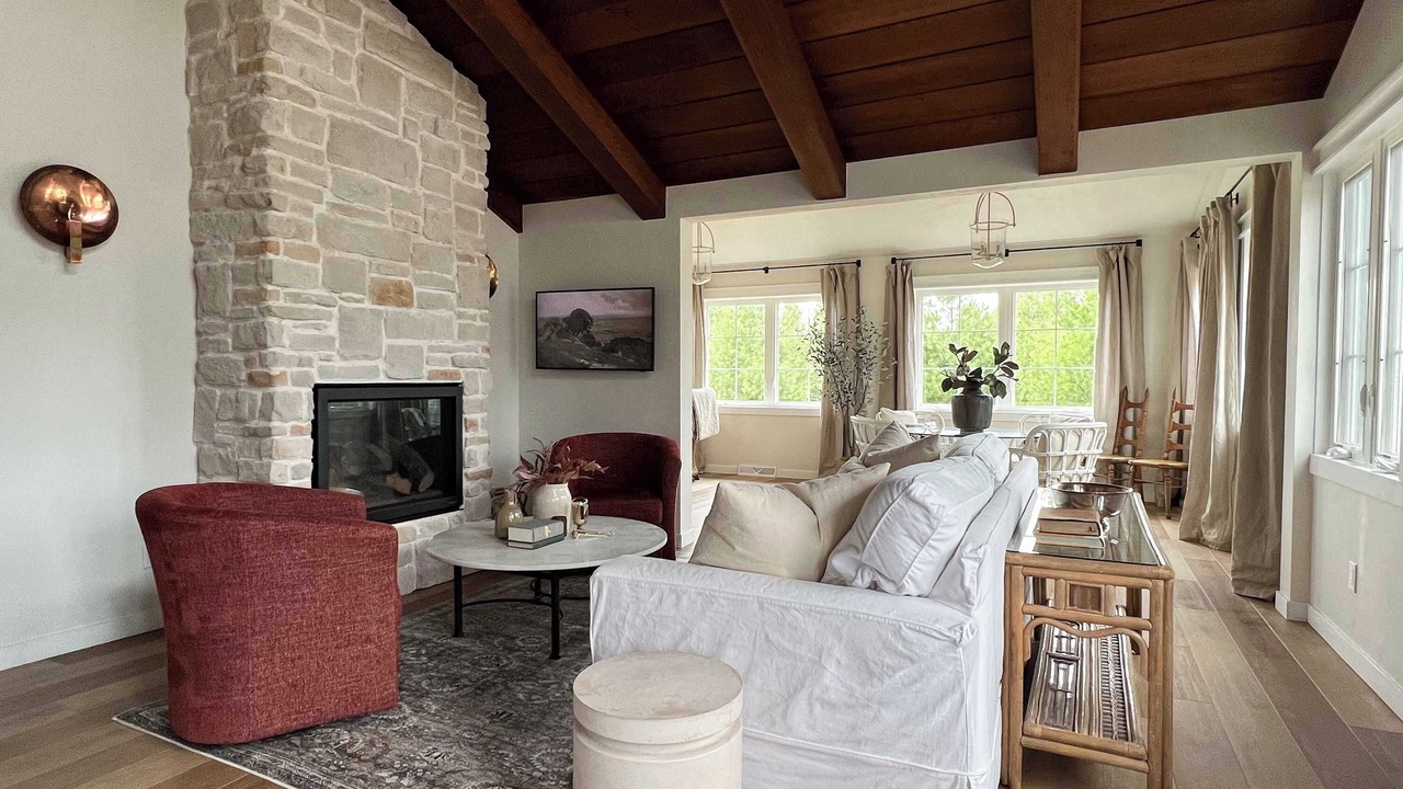 Photo of Livingroom in Ellison Bay