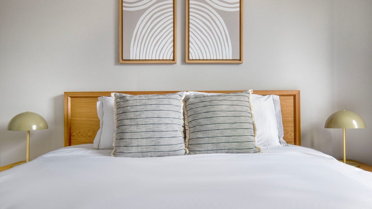 Photo of Bedroom in Lakeview