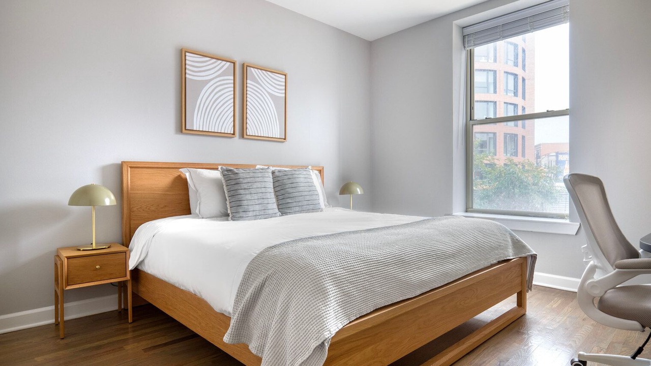 Photo of Bedroom in Lakeview