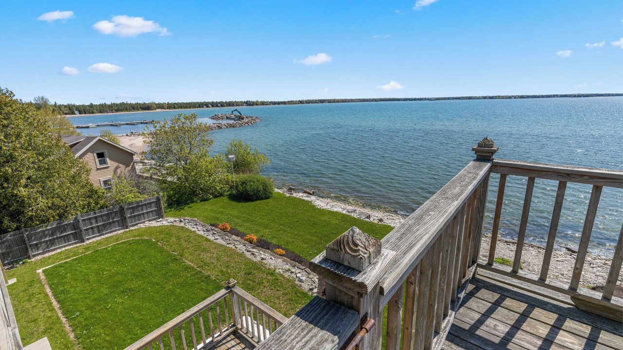 Photo of Patio Balcony in Baileys Harbor