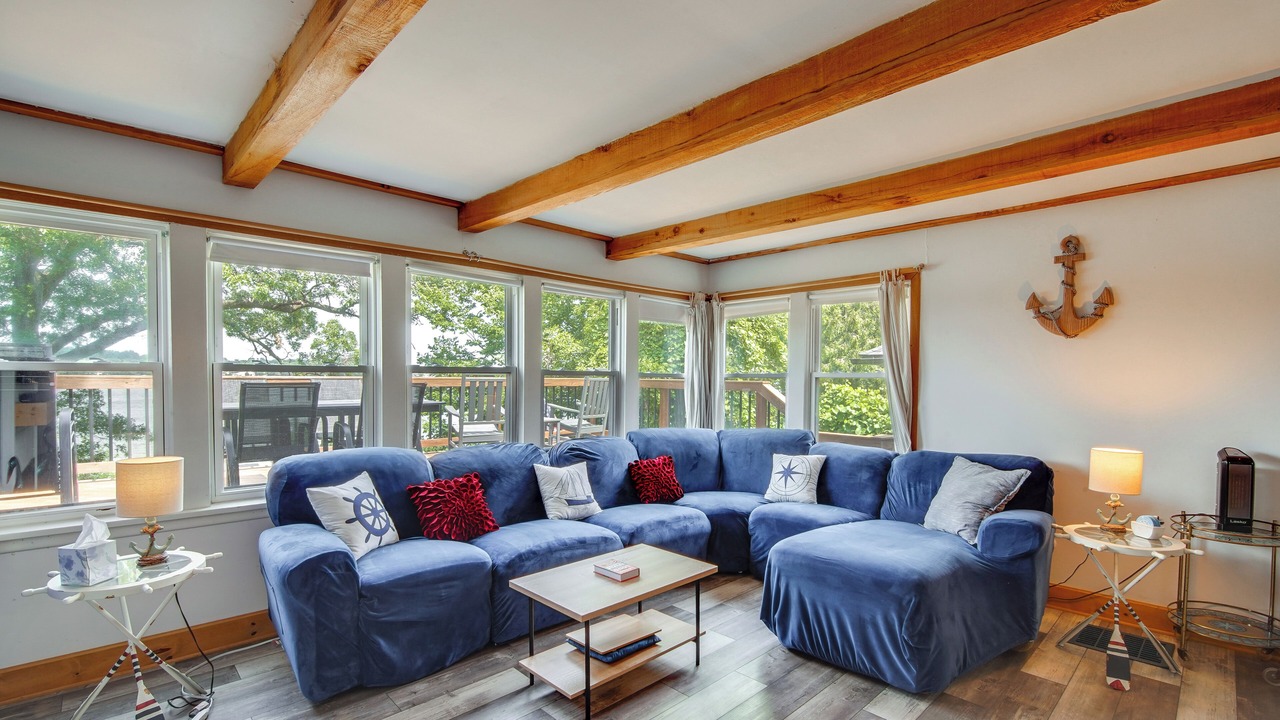 Photo of Livingroom in Fox Lake