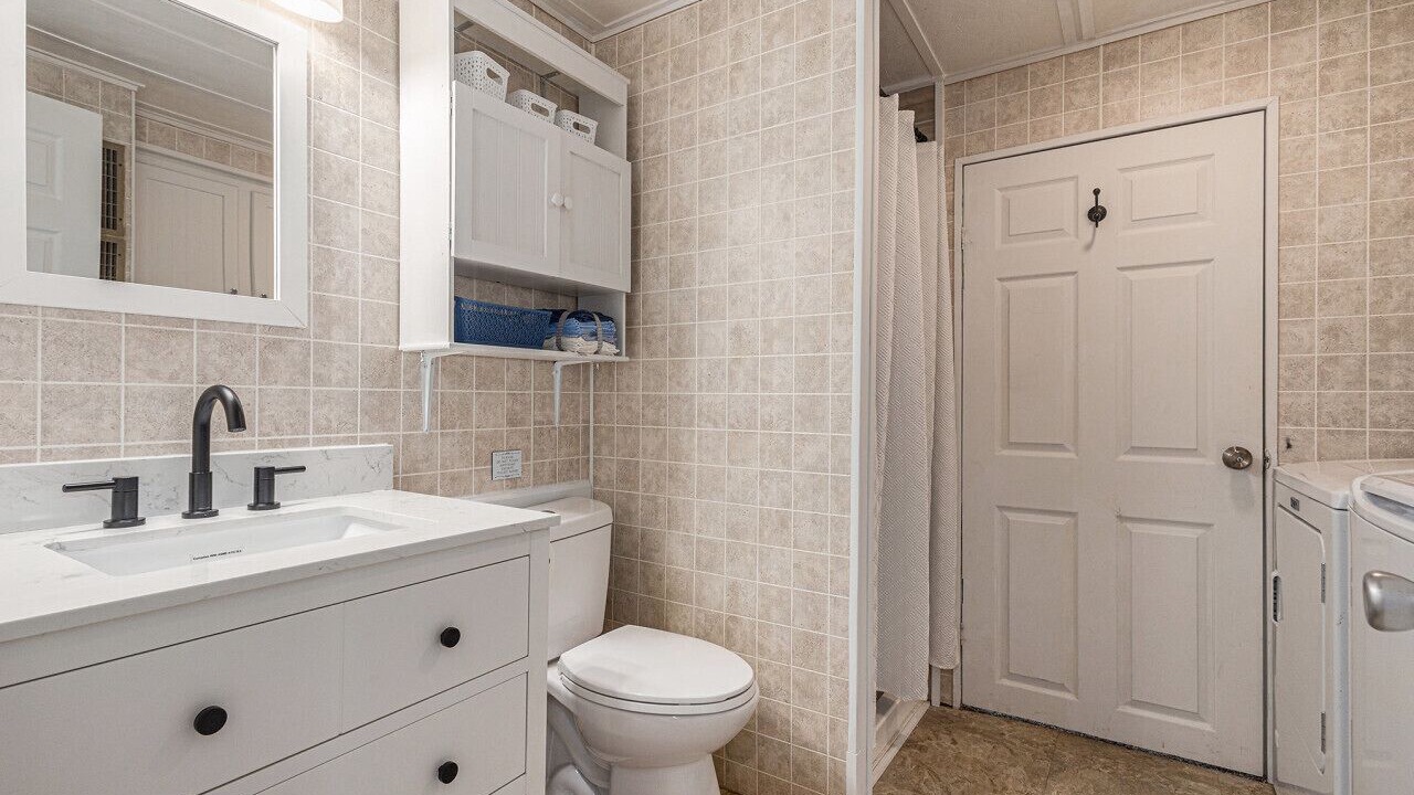 Photo of Bathroom in Smyrna