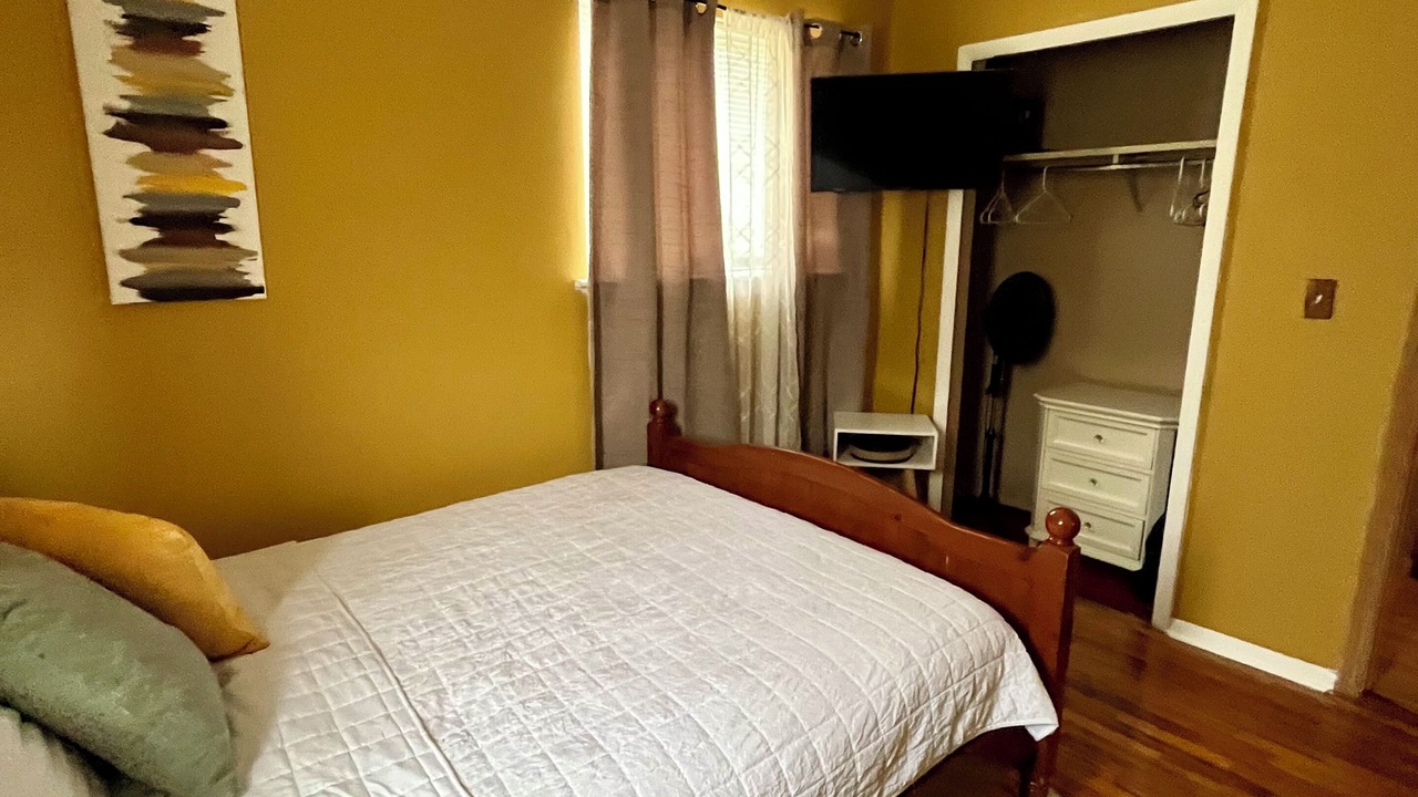 Photo of Bedroom in North Chicago