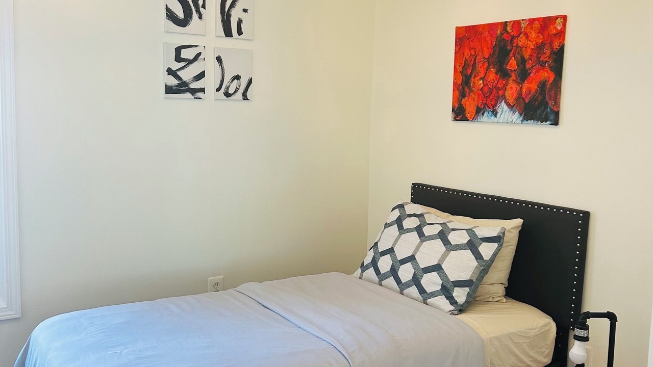 Photo of Bedroom in Madison Heights