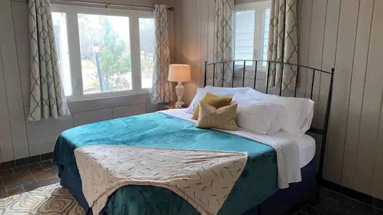 Photo of Bedroom in Windsor Heights