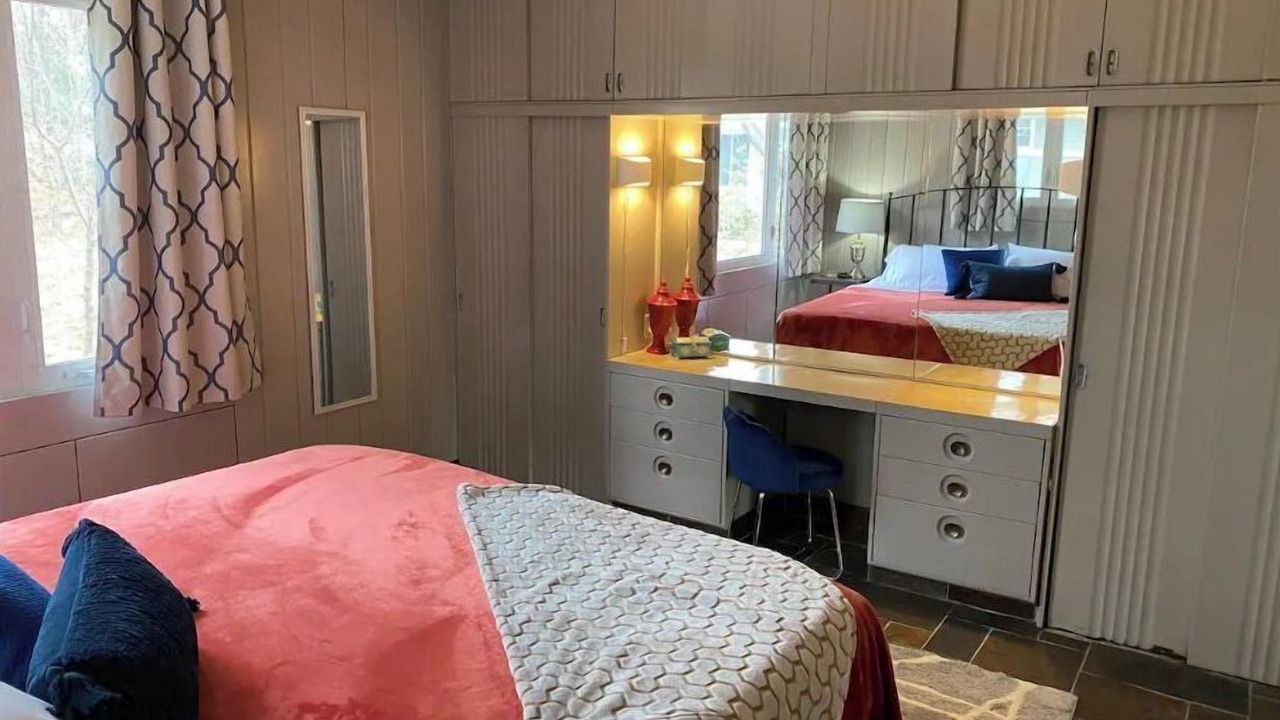 Photo of Bedroom in Windsor Heights