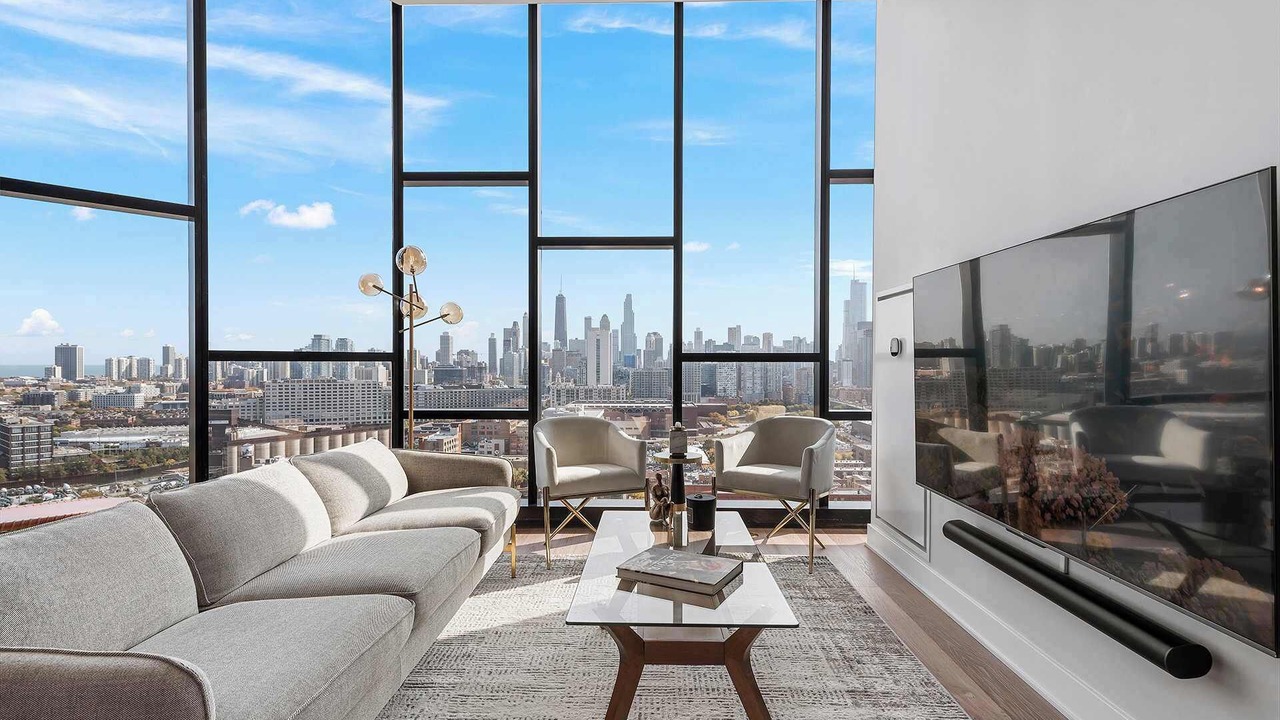 Photo of Livingroom in River West