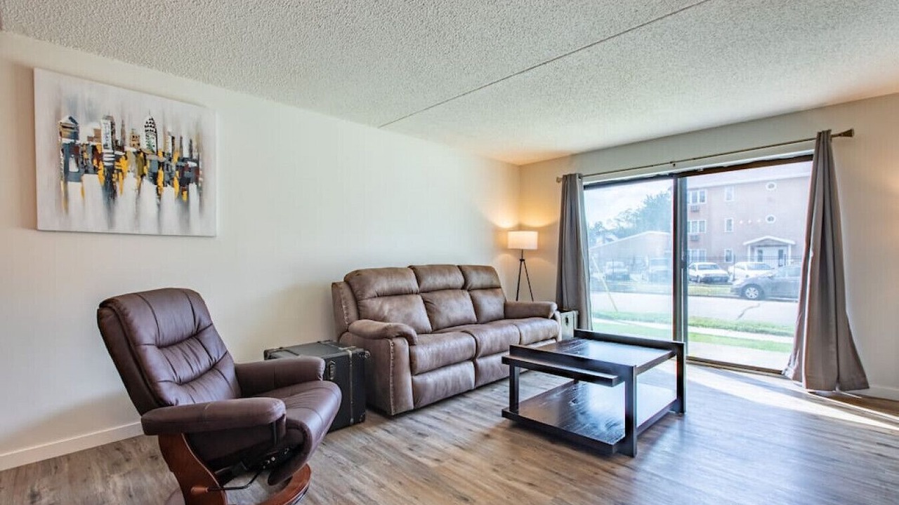 Photo of Livingroom in East Side Pioneers