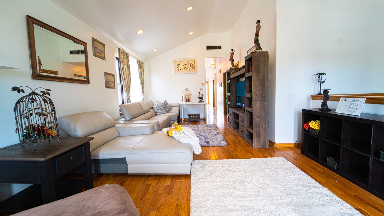 Photo of Livingroom in Summit